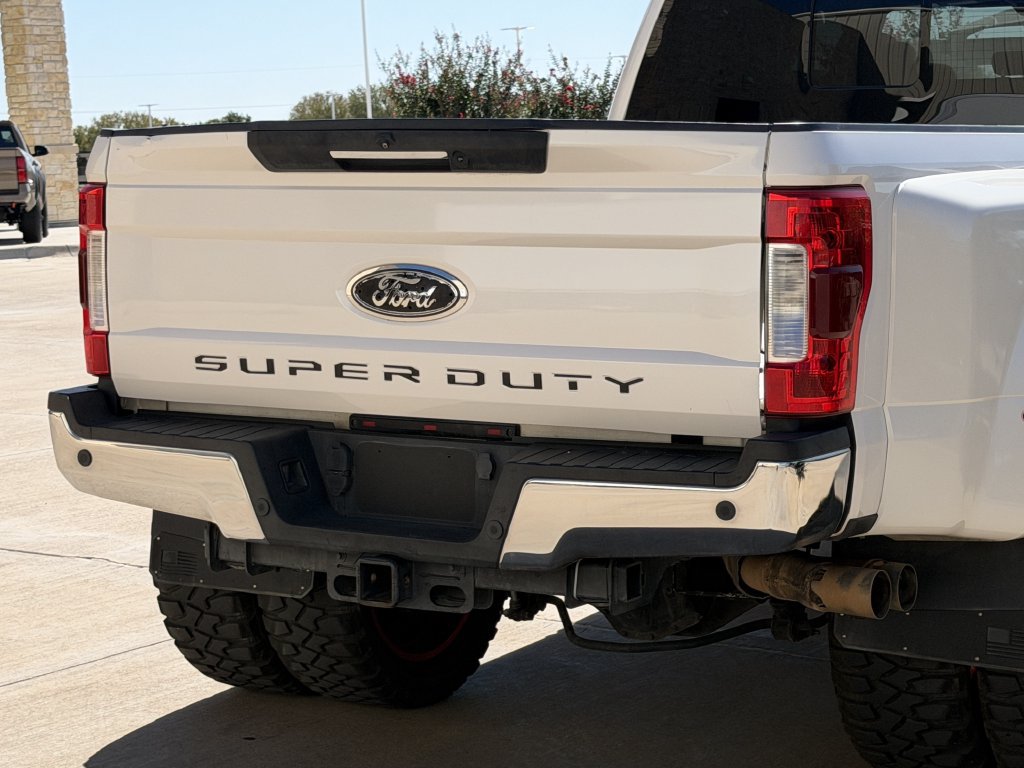 Used 2017 Ford F350 Lariat w/ Lariat Ultimate Package AWD/4WD image 6