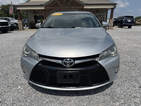 Used 2017 Toyota Camry SE FWD image 6