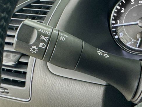 Used 2024 Nissan Armada SV RWD image 13
