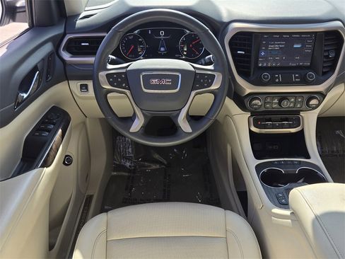 Used 2023 GMC Acadia Denali w/ Denali Technology Package image 13