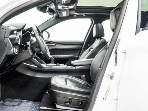 Used 2022 Alfa Romeo Stelvio Ti image 36