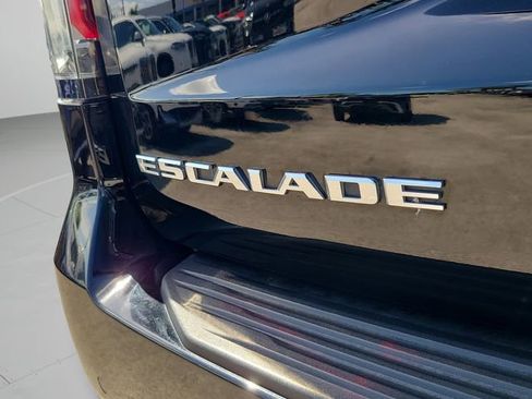 Used 2023 Cadillac Escalade Premium Luxury AWD/4WD image 34