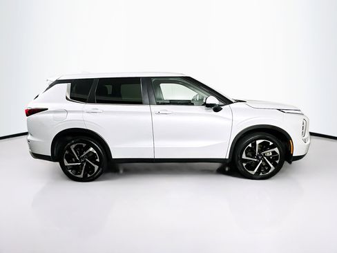 Used 2024 Mitsubishi Outlander SE image 10