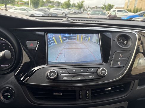 Used 2019 Buick Envision Essence FWD image 25