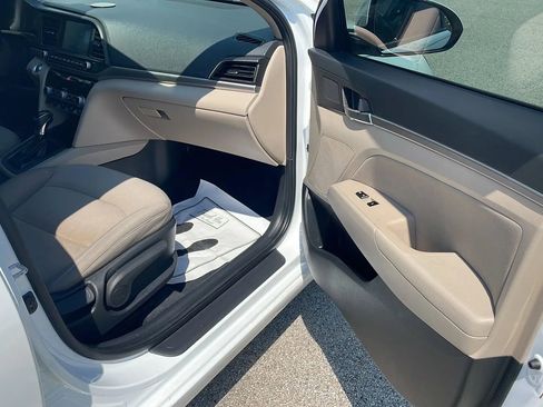 Used 2019 Hyundai Elantra Value Edition FWD image 17