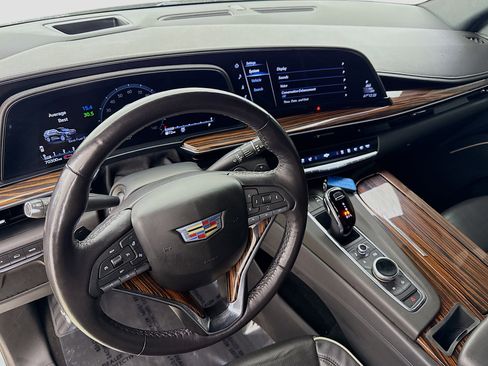 Used 2022 Cadillac Escalade Premium Luxury image 9
