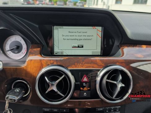 Used 2015 Mercedes-Benz GLK 350 4MATIC image 21