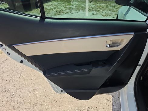 Used 2016 Toyota Corolla LE FWD image 11