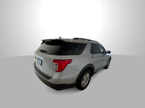 Used 2020 Ford Explorer XLT w/ Equipment Group 202A AWD/4WD image 8