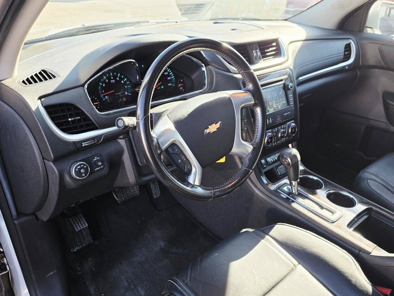 Used 2017 Chevrolet Traverse LT FWD image 13