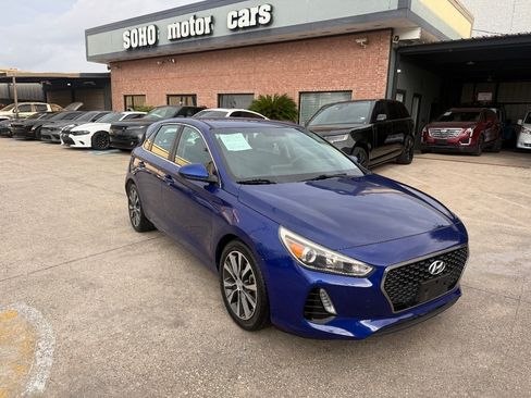 Used 2019 Hyundai Elantra GT FWD image 2