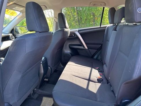 Used 2018 Toyota RAV4 LE w/ All Weather Liner Package AWD/4WD image 15