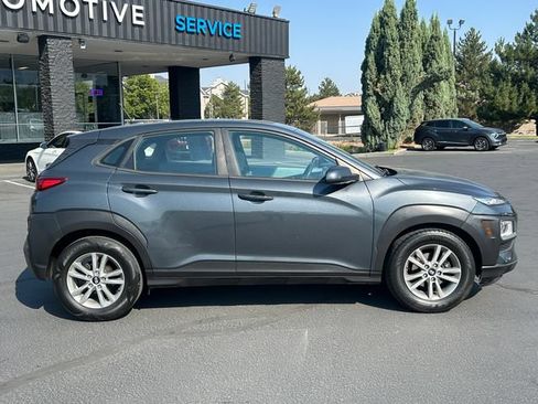 Used 2021 Hyundai Kona SE FWD image 2
