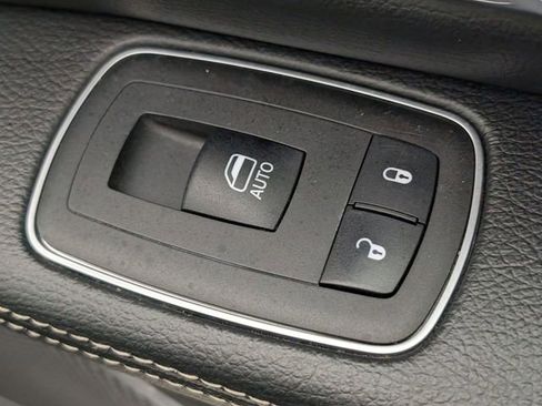 Certified 2024 RAM 1500 Laramie image 33