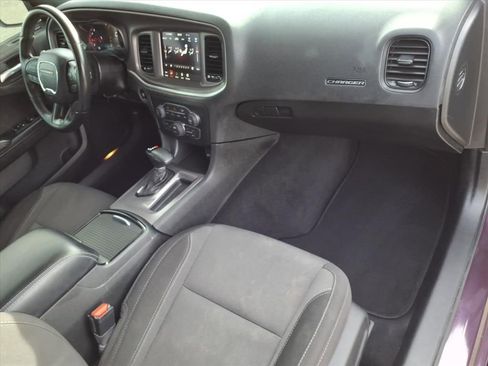 Used 2022 Dodge Charger SXT w/ Blacktop Package image 19