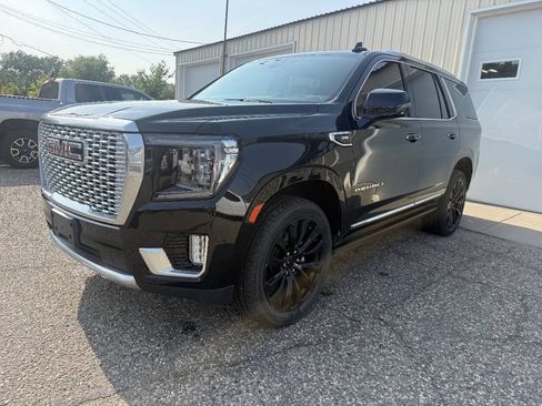 Used 2021 GMC Yukon Denali w/ Denali Ultimate Package AWD/4WD image 1