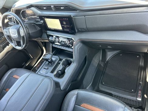 Used 2023 GMC Sierra 1500 AT4 w/ Technology Package AWD/4WD image 28