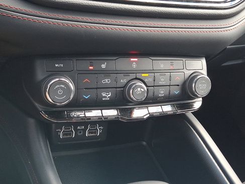 Used 2024 Dodge Durango GT image 22