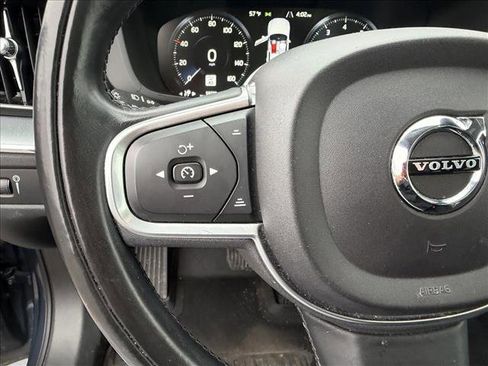 Used 2018 Volvo XC60 T5 Momentum w/ Convenience Package image 15