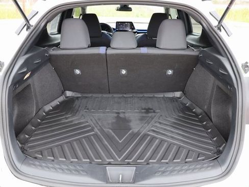 Certified 2020 Toyota C-HR XLE image 13