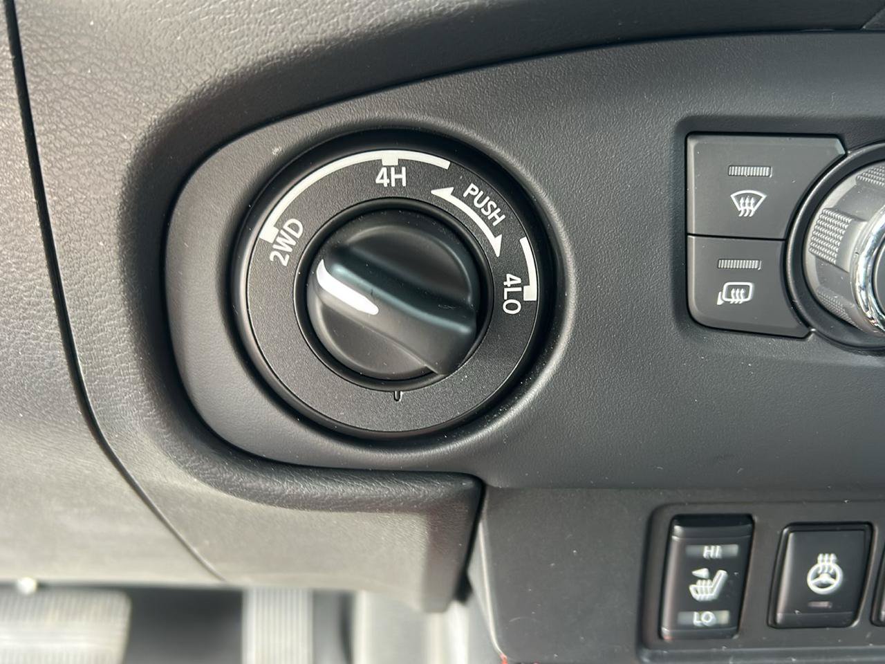 Used 2023 Nissan Frontier PRO-4X w/ Pro-4X Premium Package AWD/4WD image 21