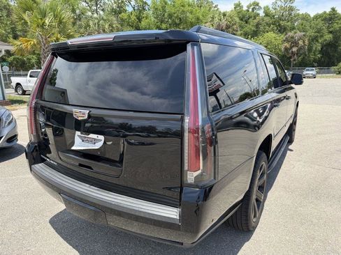 Used 2019 Cadillac Escalade ESV Luxury AWD/4WD image 5