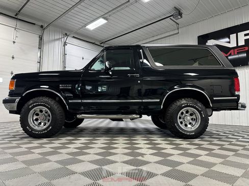Used 1989 Ford Bronco XLT 2D Utility 4WD image 11