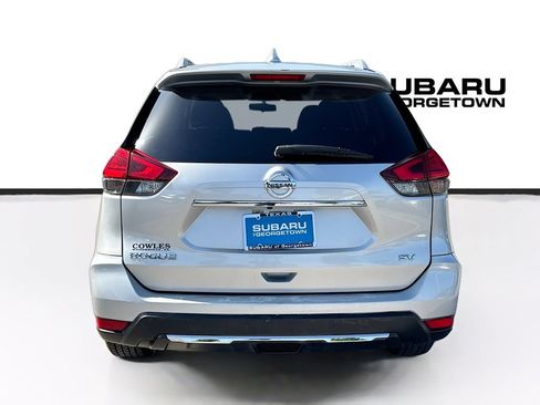 Used 2017 Nissan Rogue SV FWD image 6