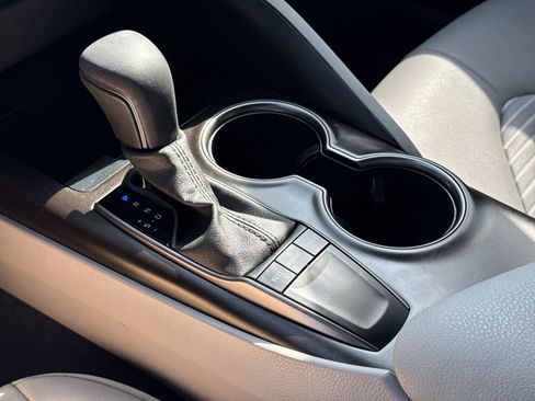 Used 2024 Toyota Camry SE image 26