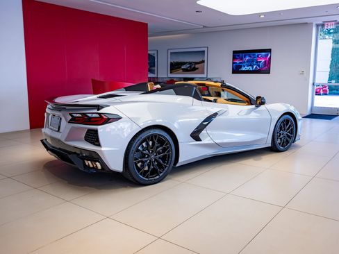 Used 2023 Chevrolet Corvette Stingray Premium Conv w/ Z51 Performance Package image 6