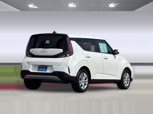 Used 2023 Kia Soul LX FWD image 9