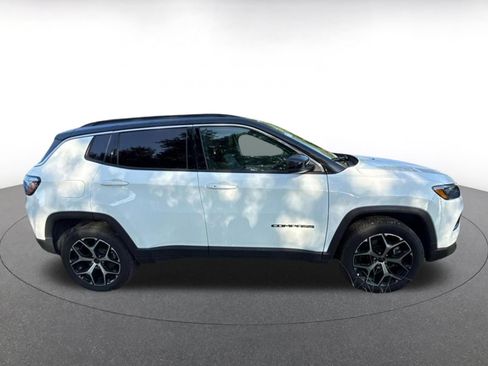 Used 2025 Jeep Compass Limited AWD/4WD image 8
