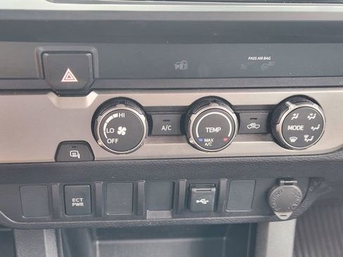 Used 2022 Toyota Tacoma SR w/ SR Convenience Package RWD image 14
