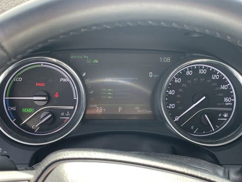 Used 2020 Toyota Camry XLE image 7