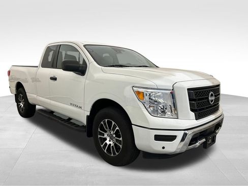 Used 2024 Nissan Titan SV w/ Accessory Utility Package AWD/4WD image 9