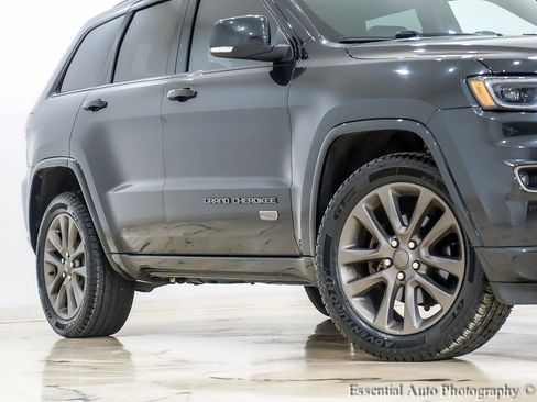Used 2016 Jeep Grand Cherokee Limited 75th Anniversary AWD/4WD image 4