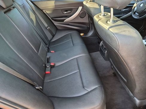 Used 2017 BMW 320i Sedan RWD image 28