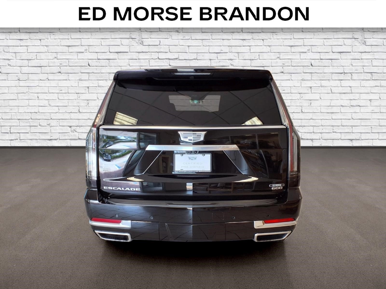 Certified 2025 Cadillac Escalade ESV Premium Luxury w/ LPO, Radiant Package AWD/4WD image 4