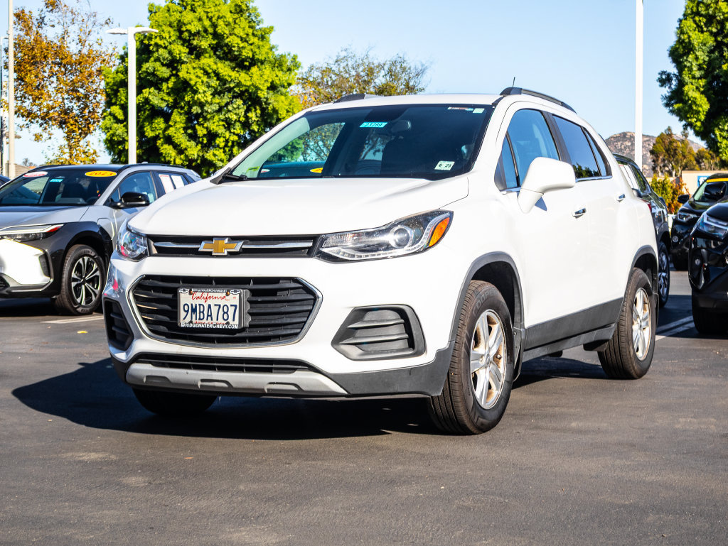 Used 2018 Chevrolet Trax LT w/ Sun & Sound Package AWD/4WD image 4