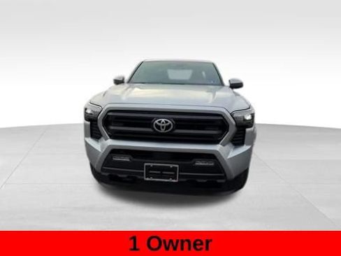 Used 2025 Toyota Tacoma SR5 AWD/4WD image 10