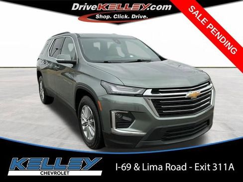 Used 2023 Chevrolet Traverse LT image 1