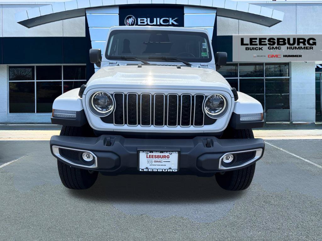 Used 2026 Jeep Wrangler Unlimited Sahara AWD/4WD image 2