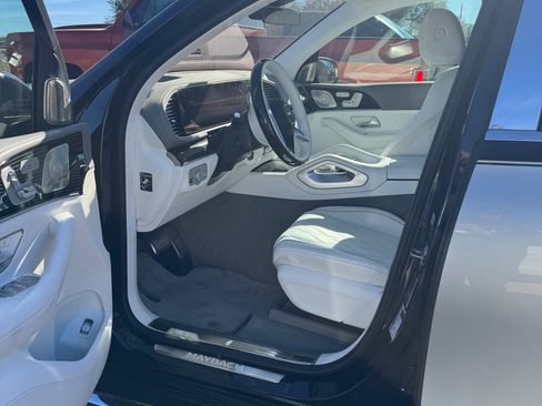 Used 2024 Mercedes-Benz Maybach GLS 600 4MATIC image 20