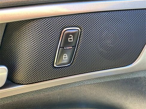 Used 2019 Ford Fusion SE image 14