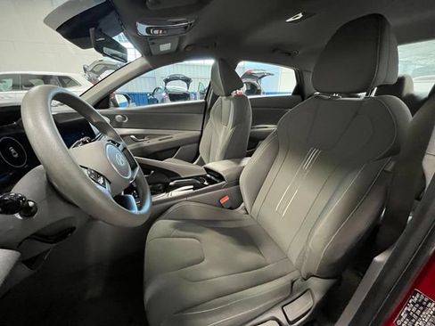 Used 2024 Hyundai Elantra SEL FWD image 21