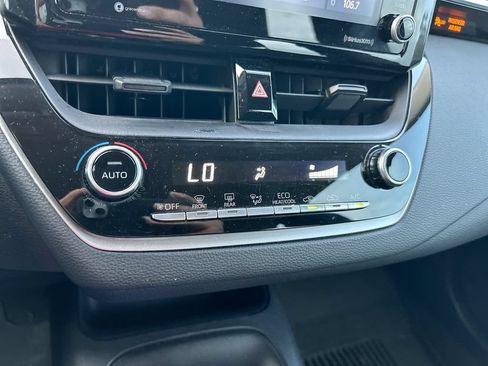 Used 2022 Toyota Corolla LE FWD image 23