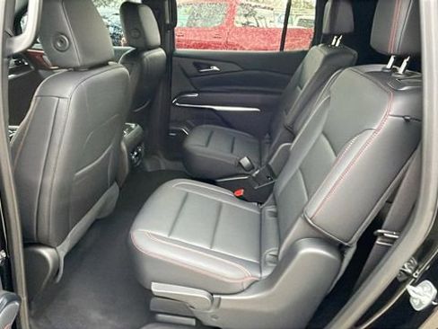 Used 2025 Chevrolet Traverse Z71 w/ Enhanced Driving Package AWD/4WD image 12