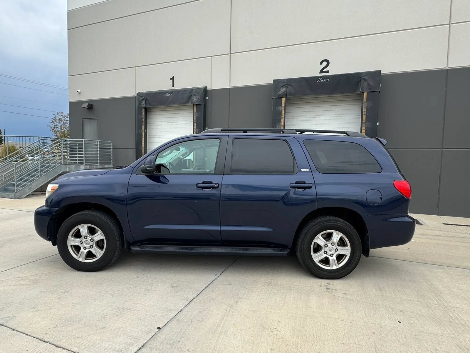 Used 2010 Toyota Sequoia SR5 AWD/4WD image 2