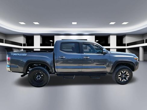 Used 2021 Toyota Tacoma TRD Off-Road AWD/4WD image 7