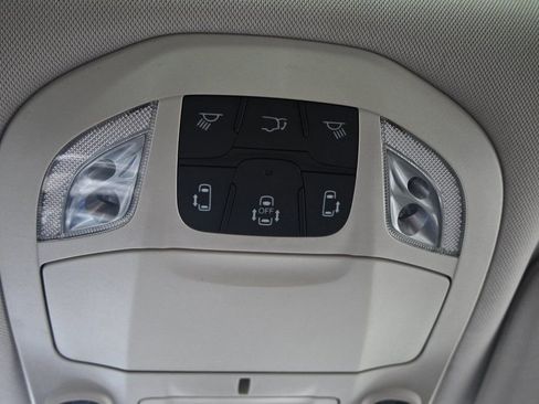 Used 2020 Chrysler Pacifica Limited image 34